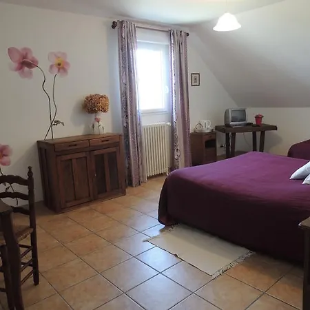 Chambres D'hotes Les Epinettes Bed & Breakfast 2*