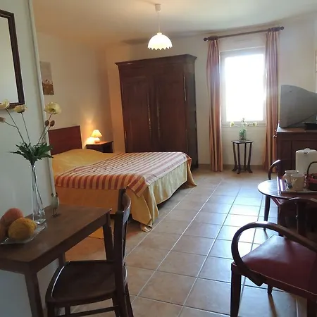 Bed & Breakfast Chambres D'hotes Les Epinettes 2*