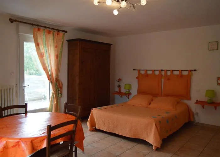 Chambres D'hotes Les Epinettes Bed & Breakfast Beauvoir (Manche)