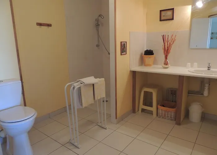 Chambres D'hotes Les Epinettes Bed & Breakfast 2*