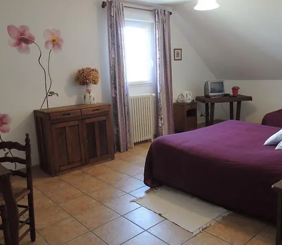 Chambres D'hotes Les Epinettes Bed & Breakfast 2*